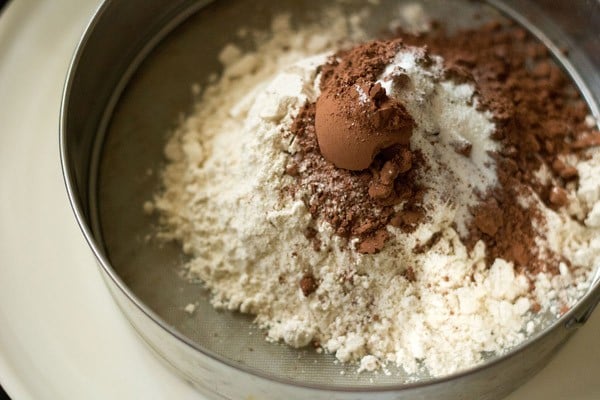 eggless chocolate cake ingredients