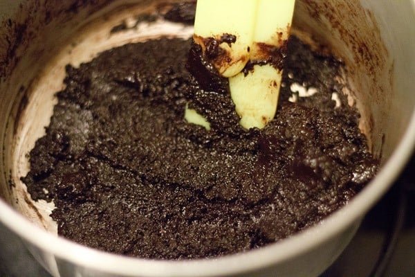 stir to make eggless chocolate cake frosting