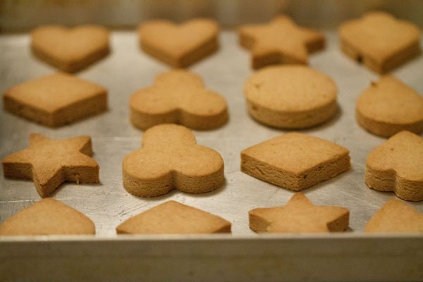 baked butter cookies 