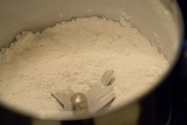 powdered sugar in blender