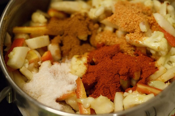 spices - gobi shalgam gajar achar recipe