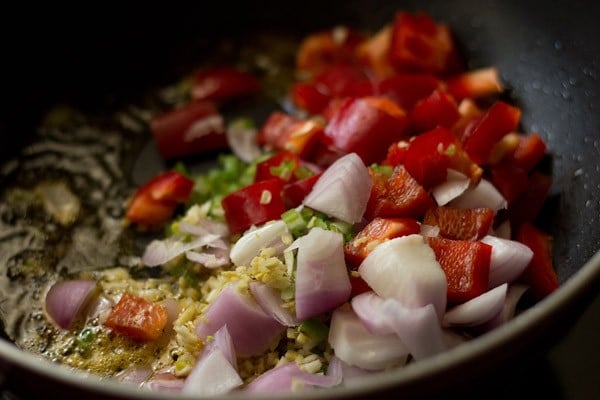 making dry paneer manchurian masala