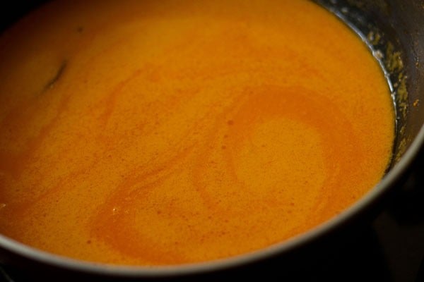 stir - making veg makhanwala gravy recipe