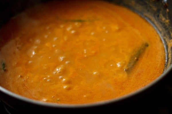 simmer - preparing veg makhanwala recipe