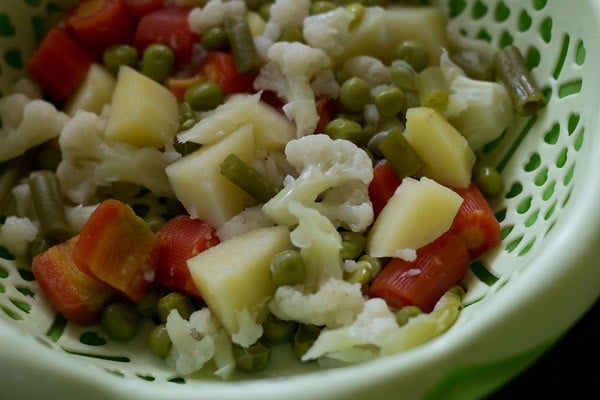 steamed mix vegetables in a bowl