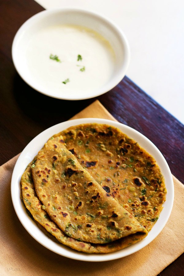 vegetable paratha served in a plate