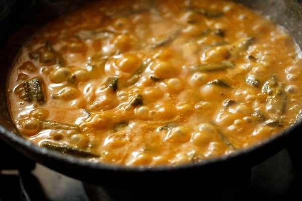 simmer bhindi masala curry