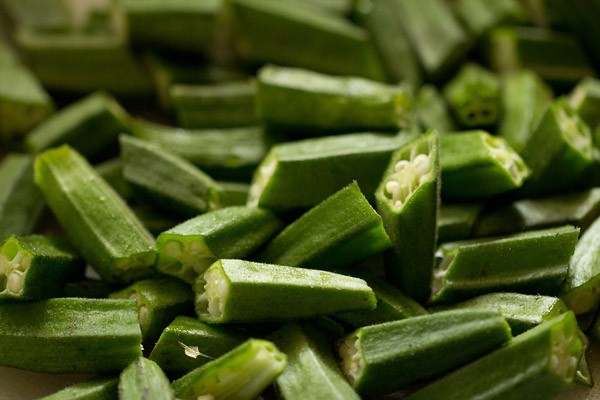 chopped bhindi for making bhindi masala recipe