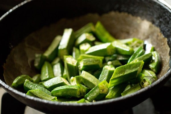 chopped bhindi for bhindi masala recipe