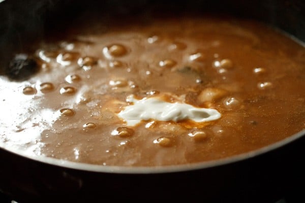 cream added to dal makhani. 