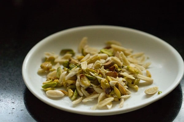 slivered almonds and pistachios to make rabri recipe