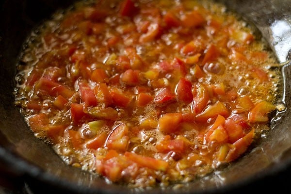stir tomatoes 