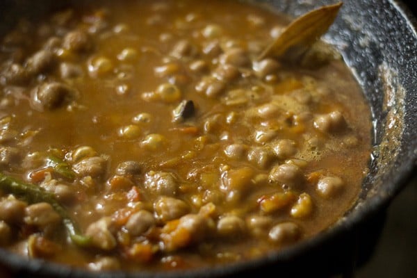 paneer chole gravy consistency as desired