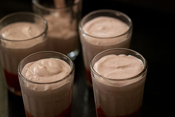 strawberry mousse ready to be kept in the refrigerator for setting. 