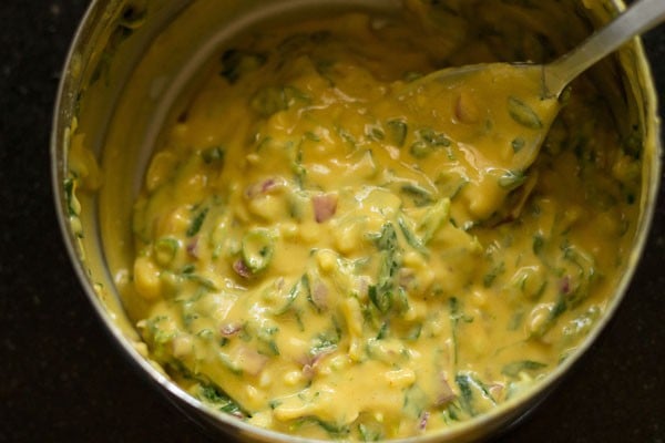 methi pakora batter in bowl