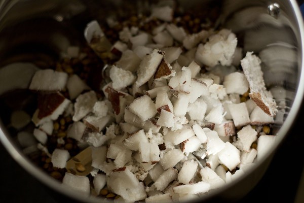 grinding spices for veg kuzhambu recipe