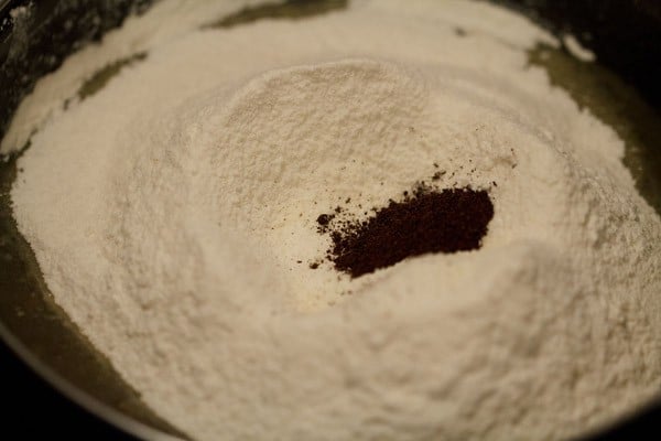 vanilla bean added to eggless sponge cake batter