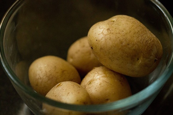 boiled potatoes, aloo