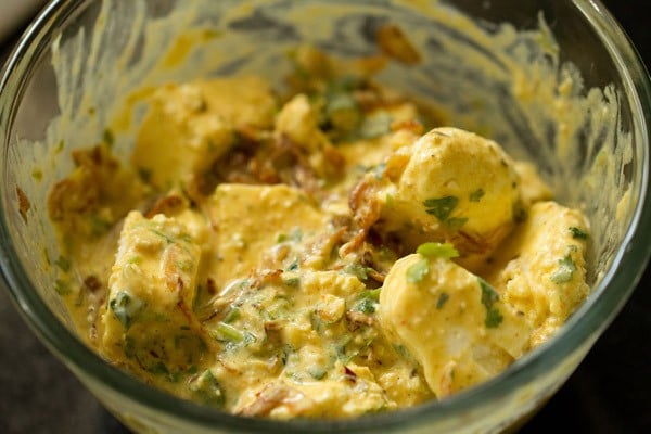 paneer misturado com outros ingredientes uniformemente