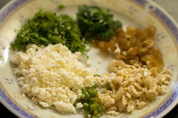 stuffing mixture ingredinets for paneer pasanda recipe