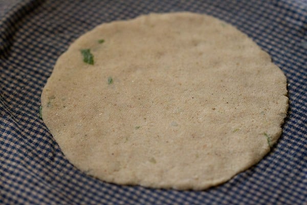 rolling - amaranth paratha