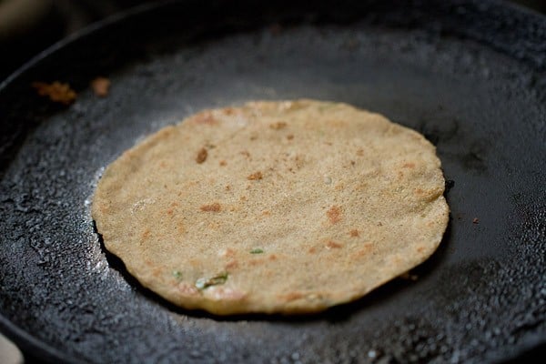 frying to make rajgira paratha