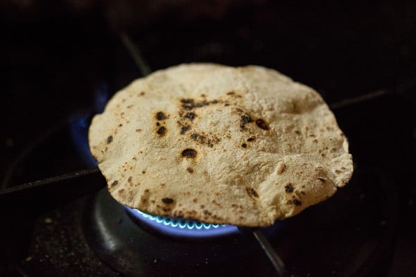 cooked jowar rotis, cooked jowar bhakris