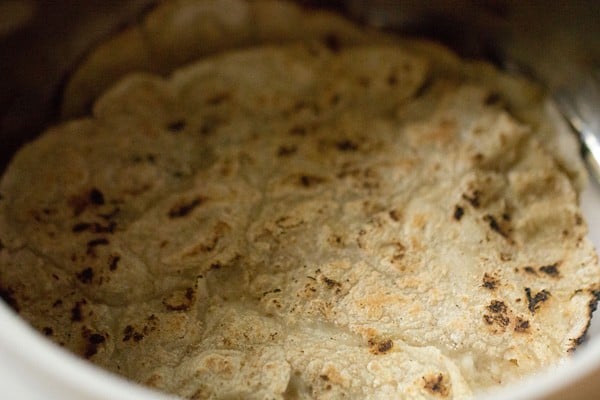 cooked jowar rotis, cooked jowar bhakris