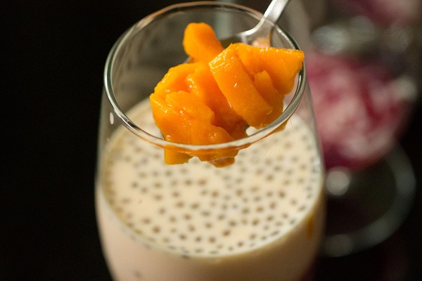 chopped mangoes added in the serving glass. 