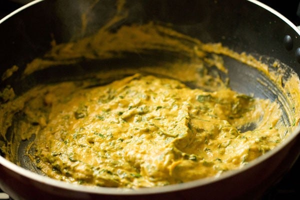 mix paste with methi leaves