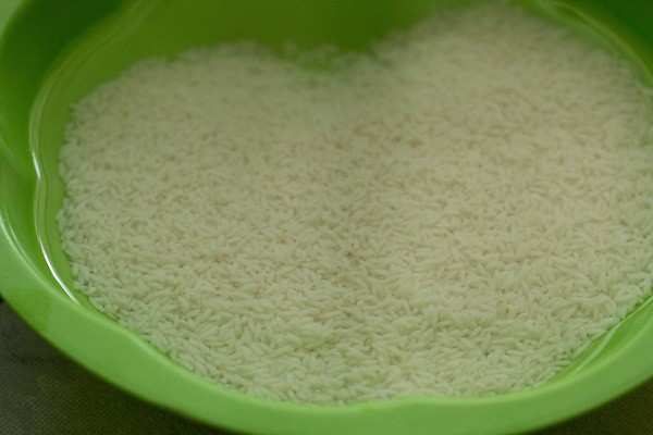 soaked rice in water