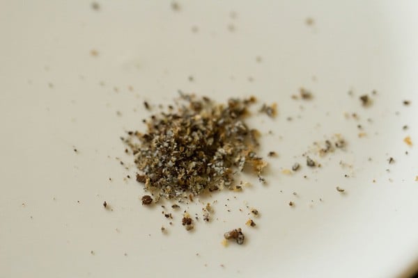 powdered green cardamoms and cloves. 