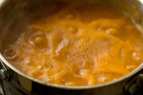 simmering arachuvitta sambar