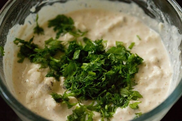 coriander for makhana raita recipe