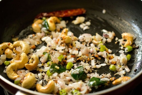 onions for poha upma recipe, making aval upma