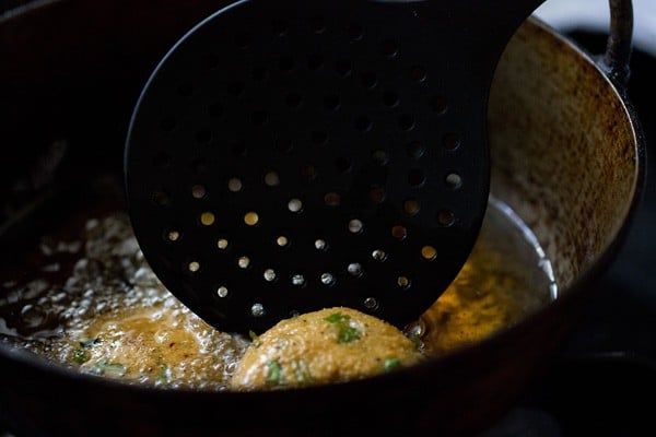 frying masala vada