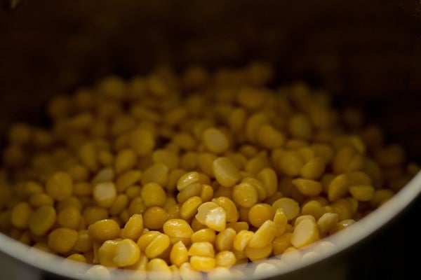 chana dal added to blender