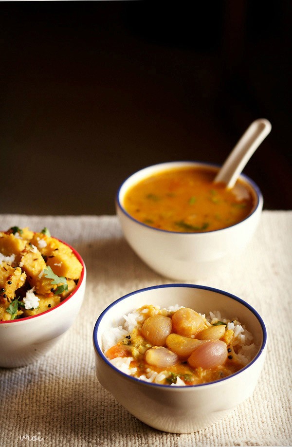 onion sambar, vengaya sambar