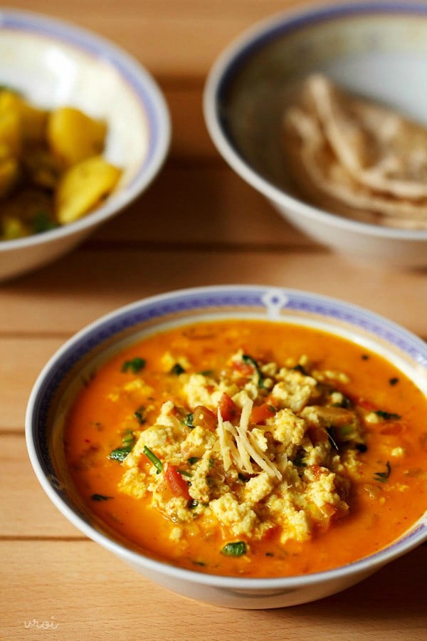 paneer bhurji gravy served in a bowl