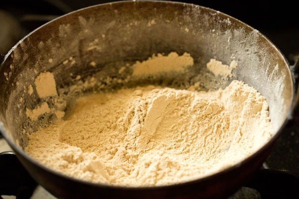 roasting flour for panjiri recipe