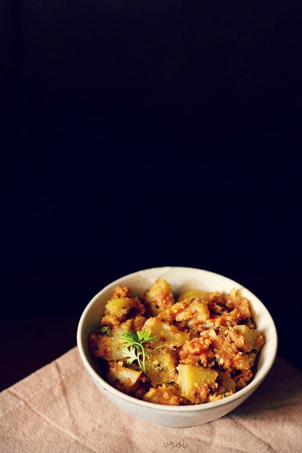 tomato bhaji served in a bowl