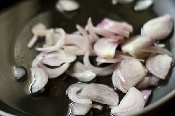 onions for bhindi fry recipe