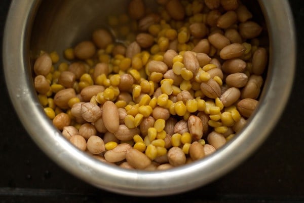 peanuts for colocasia leaves gravy recipe
