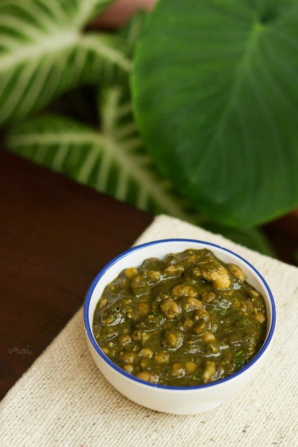 colocasia leaves gravy recipe, alu chi patal bhaji recipe