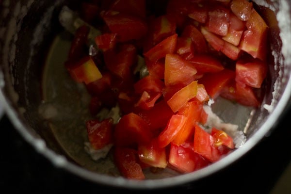 chopped tomatoes in the blender