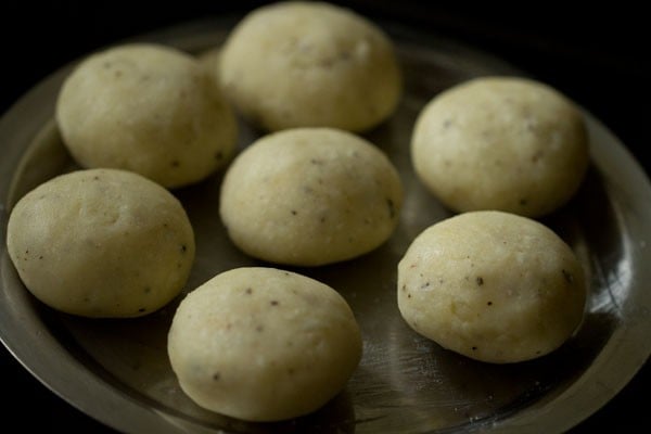 medium size aloo kofta made from the potato mixture. 