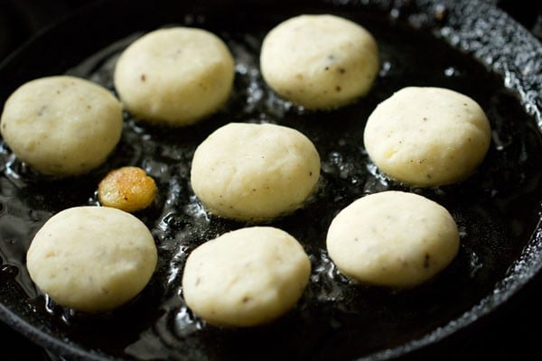 frying patties for aloo kofta recipe
