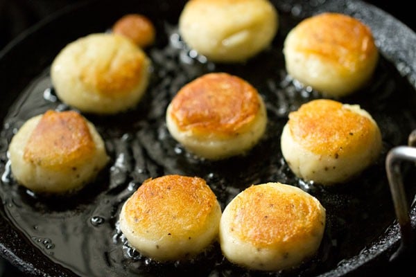 frying patties for aloo kofta recipe