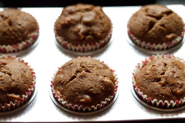 baked apple muffins