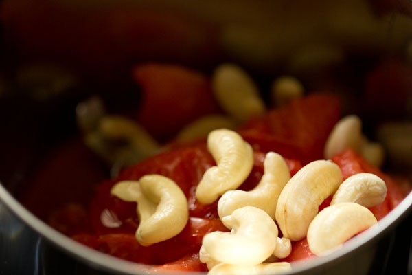 cashews for mushroom butter masala recipe